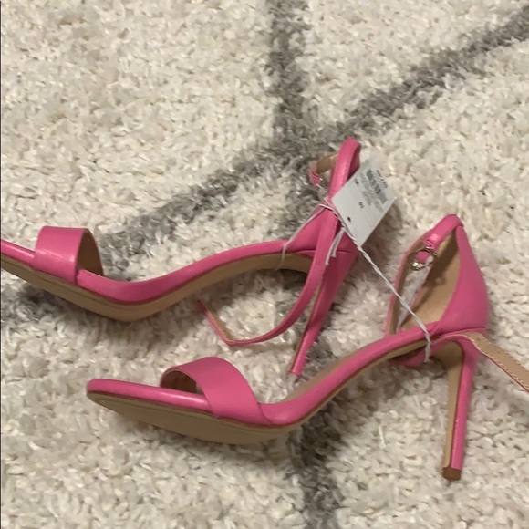 Open toe light pink heels! Super comfortable. NWT - Picture 5 of 6